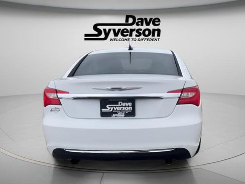 Used 2014 Chrysler 200 Limited image 4