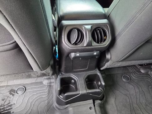 Used 2021 Jeep Wrangler Unlimited Sport AWD/4WD image 16