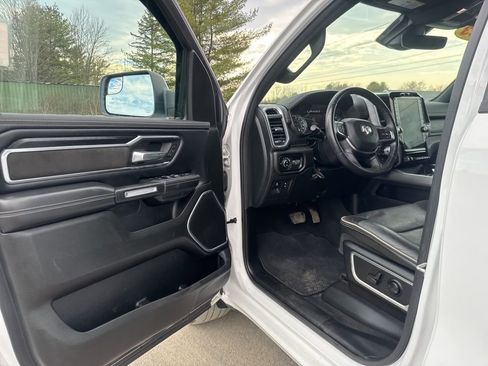 Used 2023 RAM 1500 Laramie AWD/4WD image 21