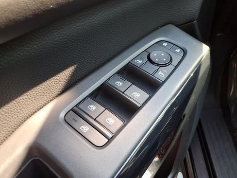 Used 2024 Nissan Pathfinder SV AWD/4WD image 10