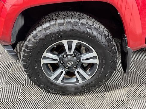 Certified 2019 Toyota Tacoma TRD Sport image 27
