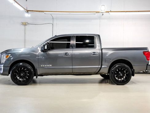 Used 2021 Nissan Titan SV w/ SV Convenience Package AWD/4WD image 11