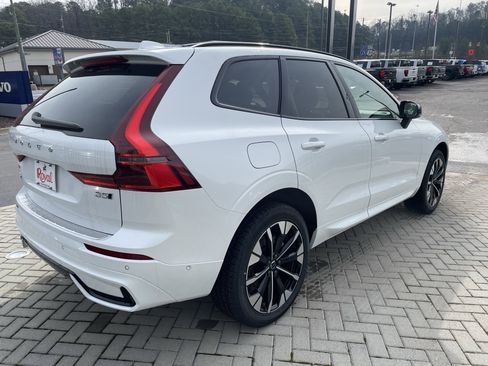 New 2026 Volvo XC60 B5 Plus w/ Protection Package Premier image 4