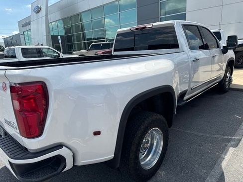 Used 2025 Chevrolet Silverado 3500 High Country w/ High Country Premium Package AWD/4WD image 6