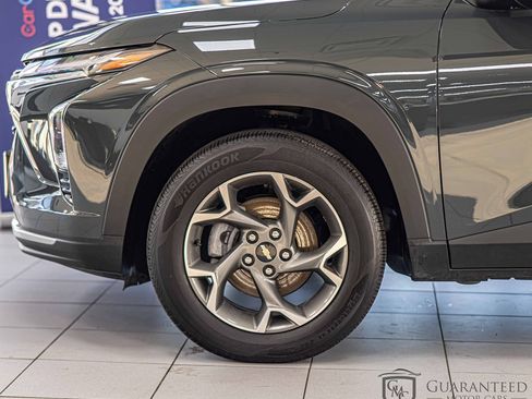 Used 2025 Chevrolet Trax LT w/ Driver Confidence Package FWD image 7