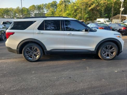 Used 2023 Ford Explorer XLT w/ Equipment Group 202A RWD image 4