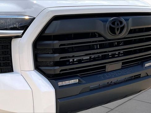 Used 2025 Toyota Tundra SR5 AWD/4WD image 28