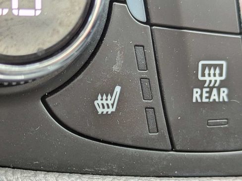 Used 2023 Chevrolet Equinox LT FWD image 23