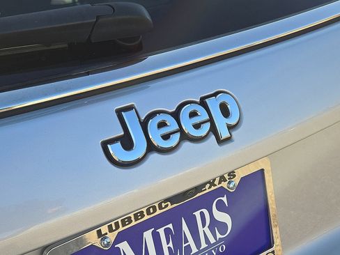 Used 2024 Jeep Compass Latitude AWD/4WD image 13