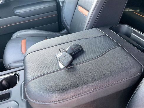 Used 2024 GMC Sierra 1500 AT4 AWD/4WD image 36