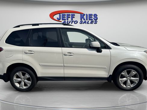 Used 2016 Subaru Forester 2.5i Premium w/ All-Weather Package AWD/4WD image 4