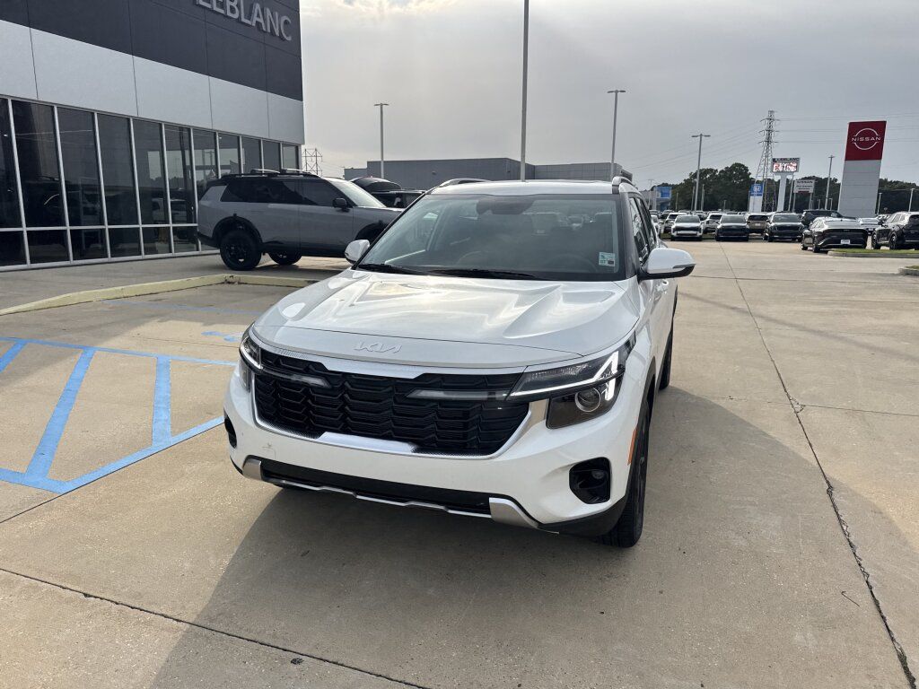 Certified 2026 Kia Seltos EX w/ EX Sunroof Package FWD image 4