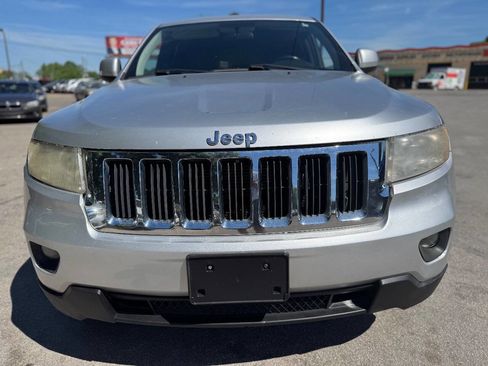 Used 2011 Jeep Grand Cherokee Laredo image 2