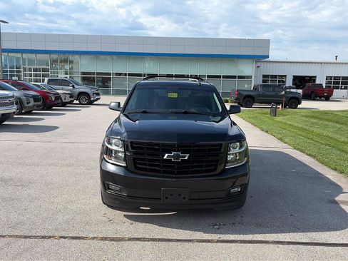 Used 2019 Chevrolet Suburban Premier AWD/4WD image 8