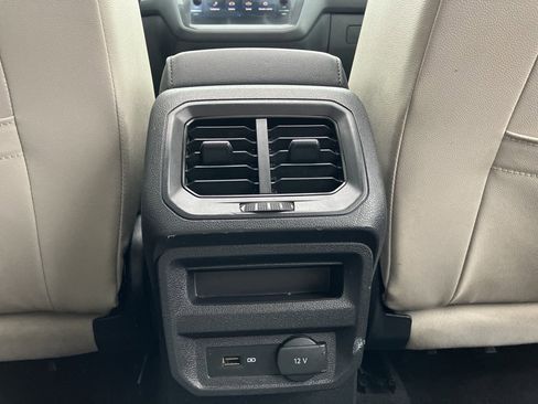 Used 2020 Volkswagen Tiguan SE w/ Panoramic Sunroof Package AWD/4WD image 36