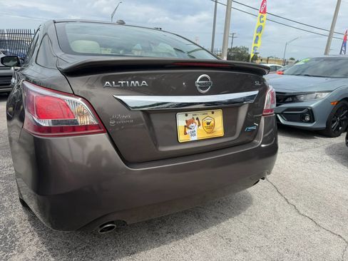 Used 2013 Nissan Altima 2.5 SL w/ 2.5 Moonroof Pkg FWD image 5
