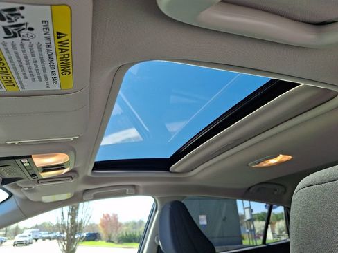 Certified 2025 Subaru Crosstrek 2.0i Premium image 16