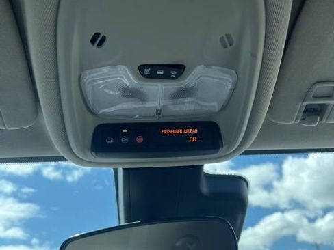 Used 2025 Buick Encore GX Preferred AWD/4WD image 41
