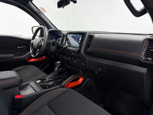 Used 2024 Nissan Frontier PRO-4X w/ Pro Convenience Package image 15