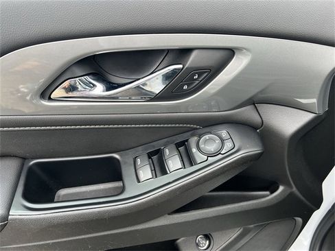Certified 2023 Chevrolet Traverse LT image 15