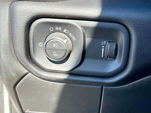 Used 2024 RAM 2500 Big Horn image 32