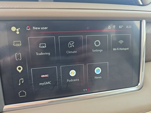 Used 2022 GMC Yukon Denali w/ Denali Premium Package AWD/4WD image 23
