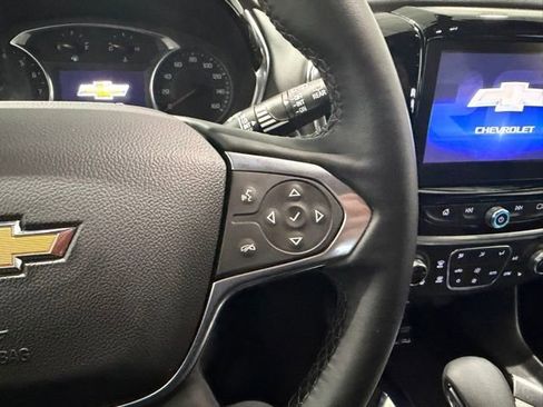 Used 2023 Chevrolet Traverse LT FWD image 12