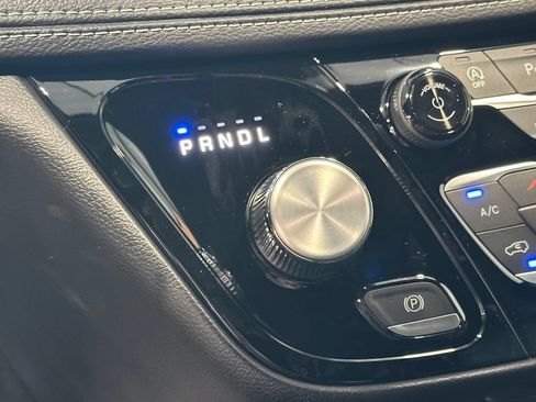 New 2027 Chrysler Pacifica Select AWD/4WD image 22