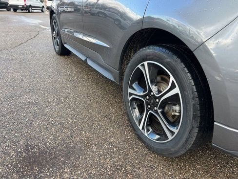 Certified 2023 Ford Edge ST image 27