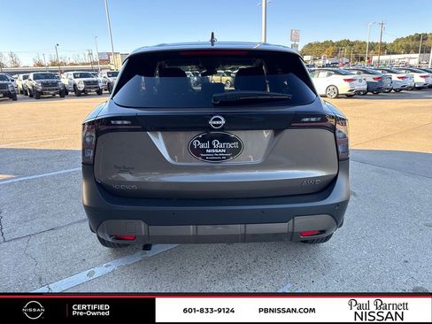 Certified 2025 Nissan Kicks SV image 16