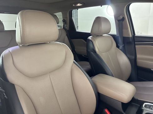 Used 2019 Hyundai Santa Fe FWD image 31