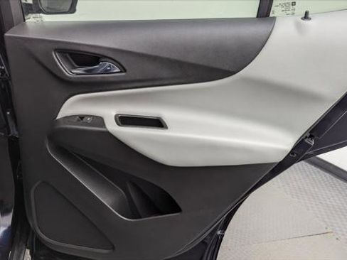 Used 2020 Chevrolet Equinox LS w/ LS Convenience Package image 21