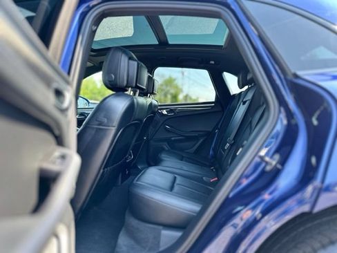 Used 2023 Porsche Macan Turbo AWD/4WD image 17