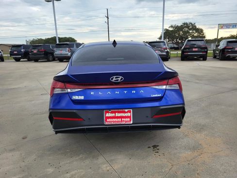 Used 2024 Hyundai Elantra Limited image 4