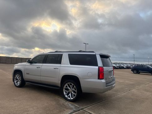 Used 2020 Chevrolet Suburban LT w/ Texas Edition Package RWD image 15
