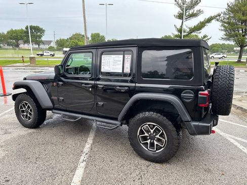 Used 2024 Jeep Wrangler Unlimited Rubicon AWD/4WD image 17