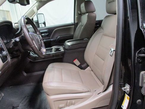 Used 2015 GMC Sierra 2500 Denali w/ Duramax Plus Package image 12
