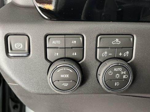 New 2026 Chevrolet Silverado 1500 LT Trail Boss w/ Convenience Package II image 28