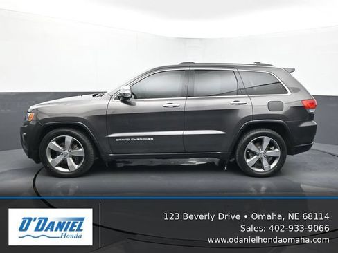 Used 2015 Jeep Grand Cherokee Limited w/ Trailer Tow Group IV AWD/4WD image 2