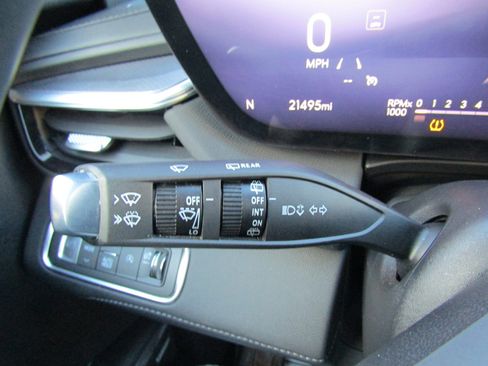 Used 2025 Buick Enclave Sport Touring image 22