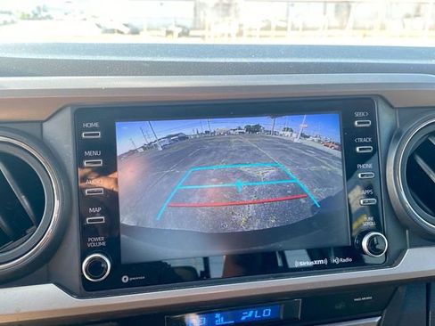Used 2022 Toyota Tacoma SR5 RWD image 17