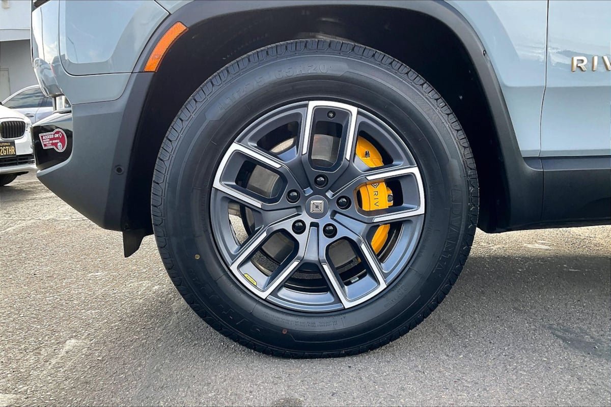Used 2023 Rivian R1S Adventure Quad AWD/4WD image 9
