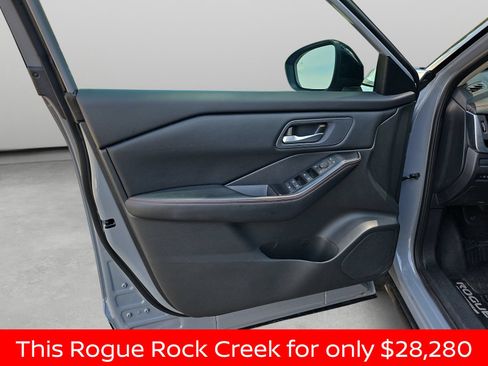 Used 2025 Nissan Rogue SV AWD/4WD image 35