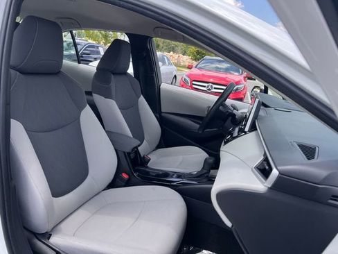 Used 2021 Toyota Corolla LE w/ LE Convenience Package FWD image 30