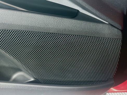 Used 2025 Toyota Camry SE image 19