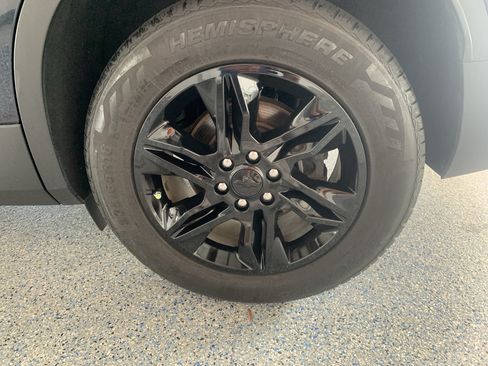 Used 2021 Chevrolet Blazer LT AWD/4WD image 34
