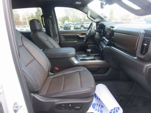 Certified 2025 Chevrolet Silverado 1500 High Country w/ Technology Package image 25