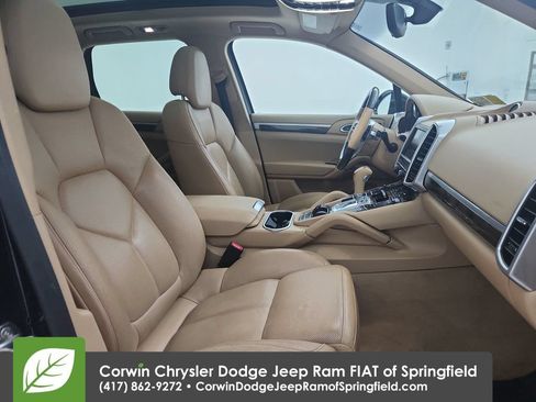 Used 2016 Porsche Cayenne AWD/4WD image 26