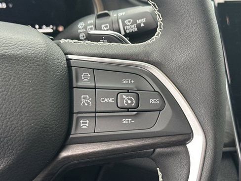 New 2025 Jeep Grand Cherokee L Limited image 28