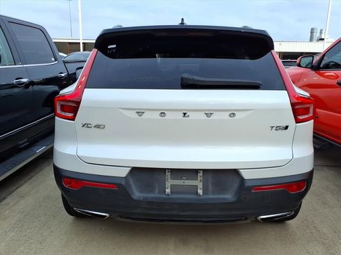 Used 2019 Volvo XC40 T5 R-Design image 7